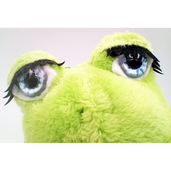 Green Froggy Friends Keychain Toy Soft Frog Plush Blue Eyes Long Lashes - Picture 5 of 15